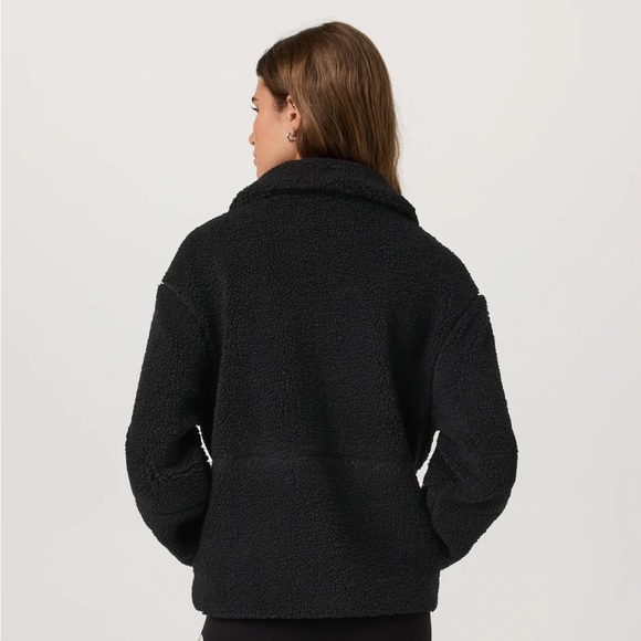 Vuori Lou Full Zip Jacket in Black Sherpa - Picture 2 of 5